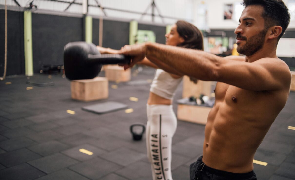 músculos que se ejercitan con las pesas rusas